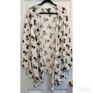 Plus size Hot Topic skull sweater, size 4